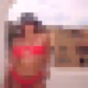 Photo de Helena à Brindas (26 ans) - rencontre cougar anonyme