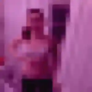 Naomi, 25 ans, en ligne à Chazelles-sur-Lyon pour une rencontre coquine