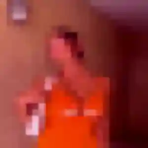 Photo de Lou-Anne à Grenay (25 ans) - rencontre cougar discret