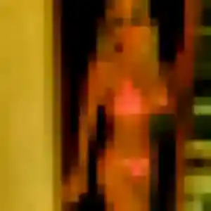 Laura (26 ans) à La Talaudière attend un rencontre cougar ce soir