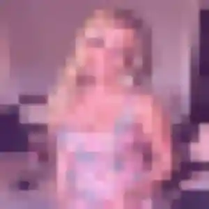 Photo de Geraldine à Le Chambon-Feugerolles (29 ans) - rencontre cougar discret