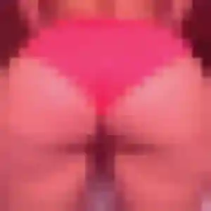 Oumaima, 33 ans, en ligne à Les Essarts-le-Roi pour une rencontre coquine
