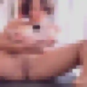 Découvre Brunehilde, 30 ans à Lèves en privé