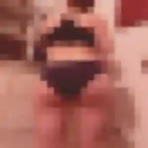 Dorothee, 33 ans, connectée à Saint-Gilles pour un rencontre cougar