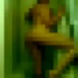 Henriette, 21 ans, connectée à Saint-Gilles pour un rencontre cougar