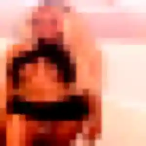 Mathilde, 19 ans, en ligne à Saint-Privat-des-Vieux pour une rencontre coquine