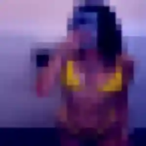 Charmante Wahiba, 19 ans à Simiane-Collongue - la contacter