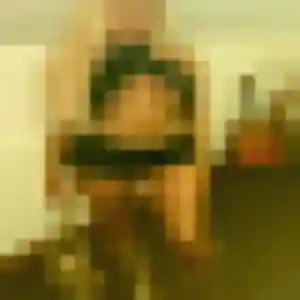 Zineb, 32 ans, cherche un rencontre cougar à Ussel